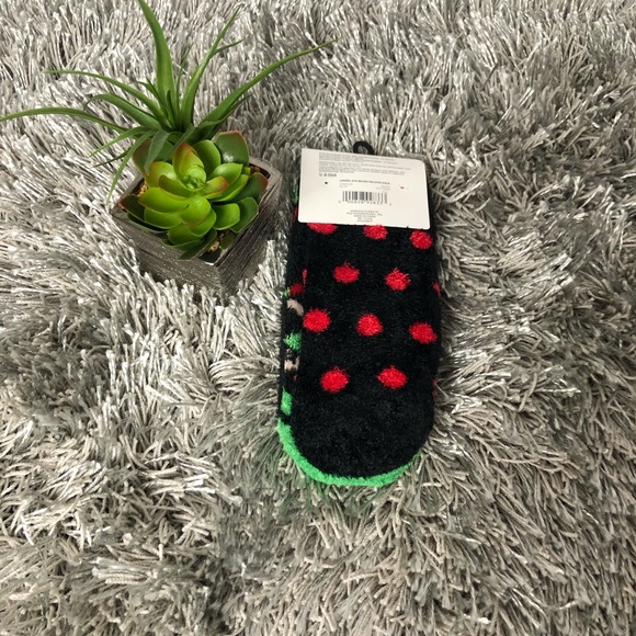TREAT YO ELF 2-PACK MICRO VELOUR SLIPPER SOCKS - Picture 4 of 6